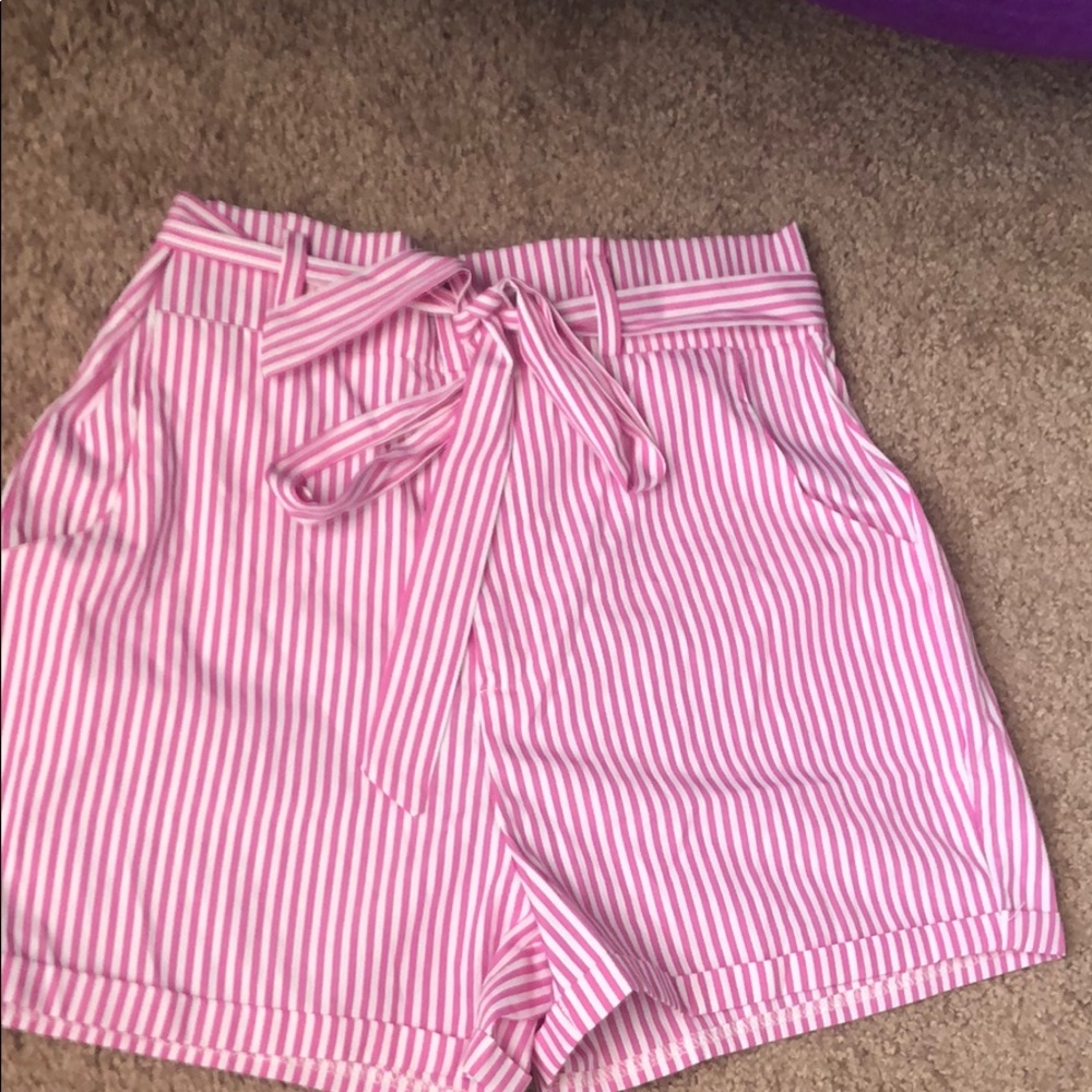 Pink/White Striped shorts💕